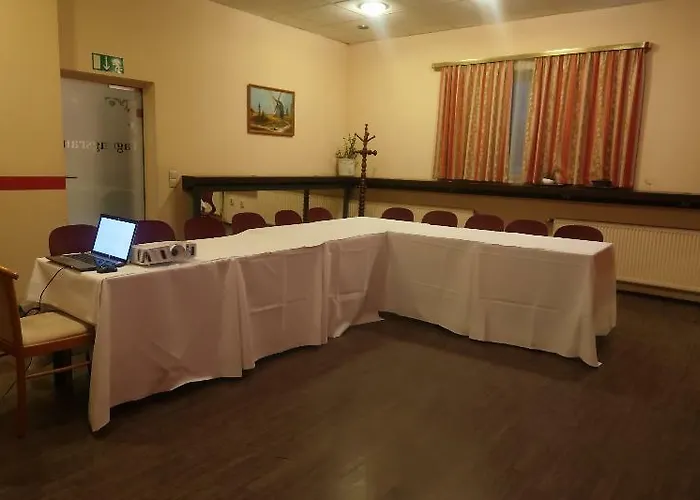 Отель Hotel Augustin Komfort Leipzig Лейпциг